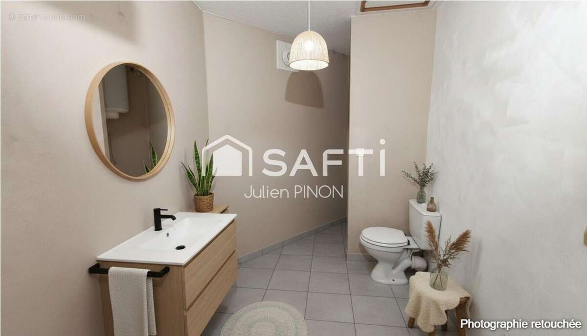 Photo 8