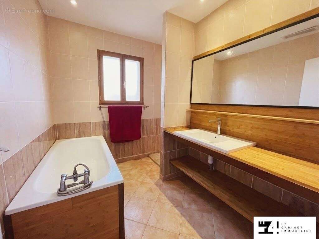 Maison 214 m² à Mondavezan  - photo 9