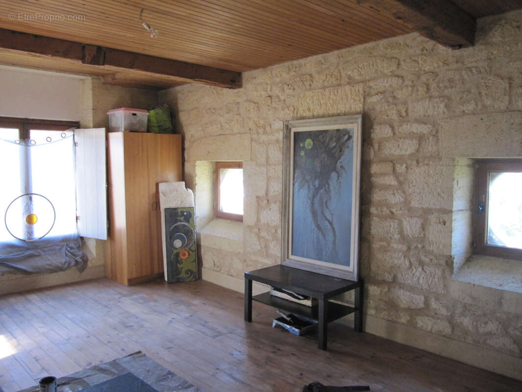 Appartement à PRIGNAC-ET-MARCAMPS