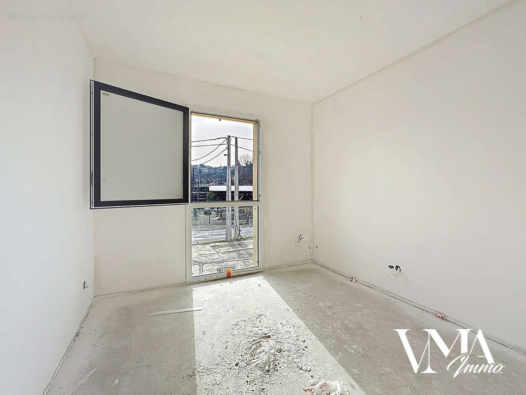 Appartement à L'ARBRESLE