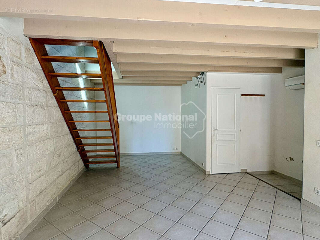 Appartement à FOURQUES