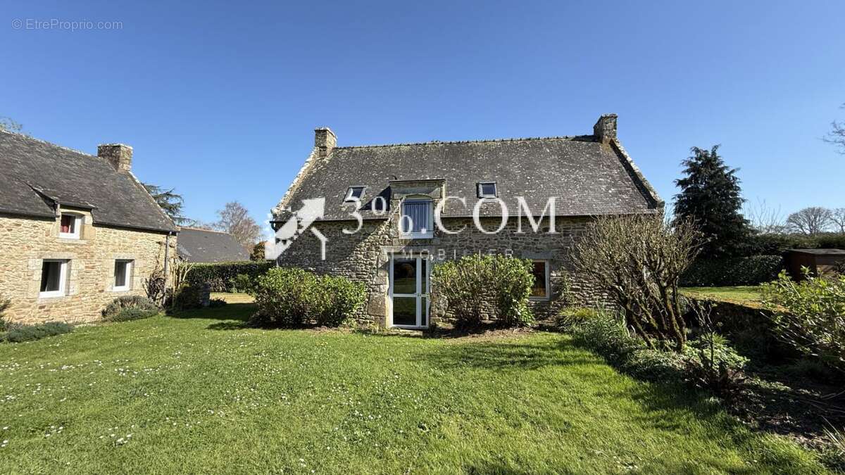 Maison à PLOUGOUMELEN