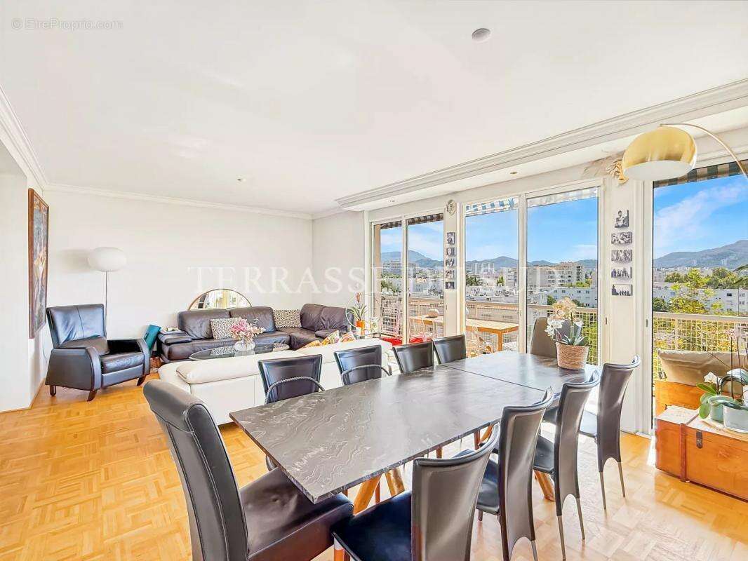 Appartement à MARSEILLE-8E