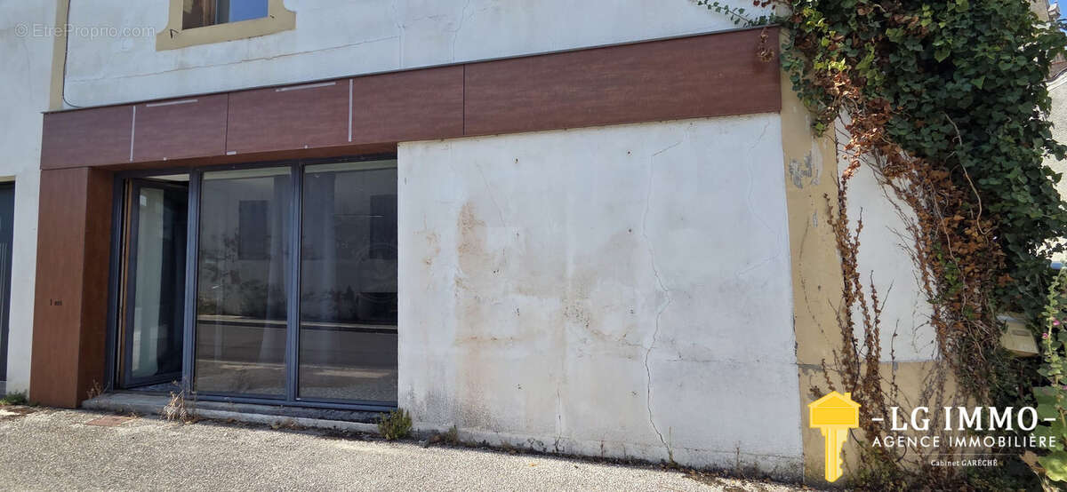 Appartement t3 + local commercial, centre bourg de mortagne - photo 13