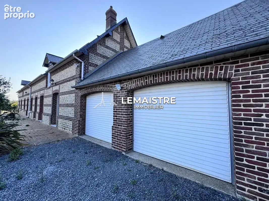 Axe LE HAVRE/YVETOT - Maison 208 m² - 5 chambres - Briques et silex - Double garage - DPE C - photo 16