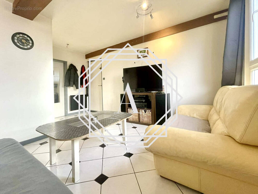 Appartement à BORNEL