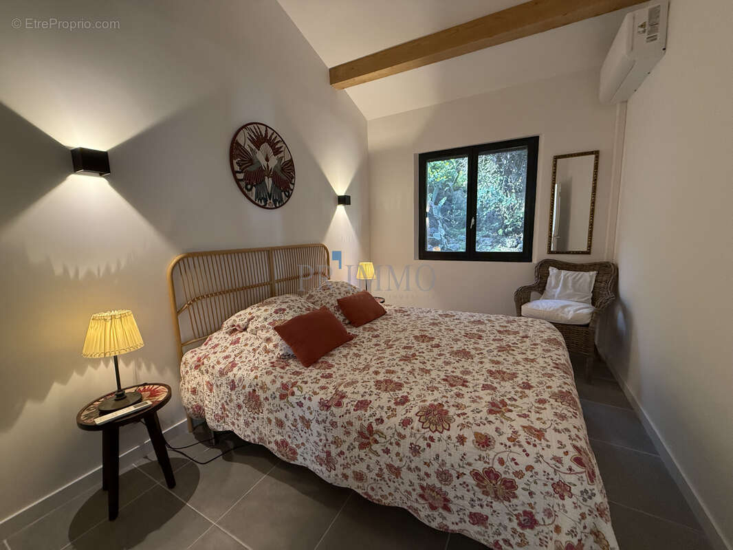 Maison à LES ISSAMBRES