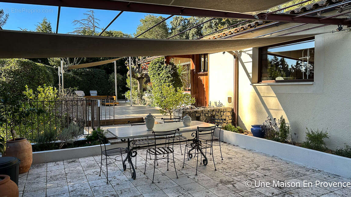 Maison à VILLENEUVE-LES-AVIGNON