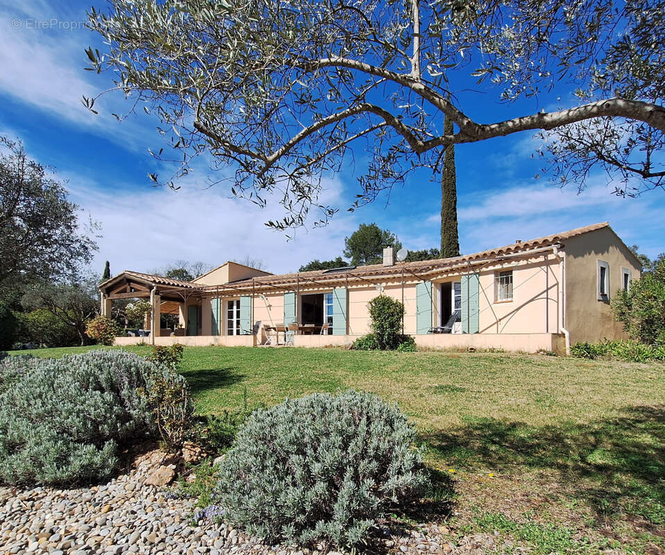 Maison à COTIGNAC