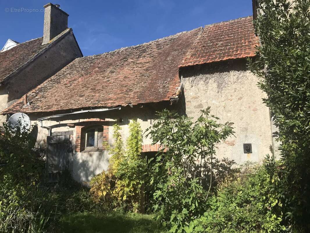 Appartement à LUSSAC-LES-EGLISES