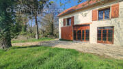 Maison à LEYRIEU