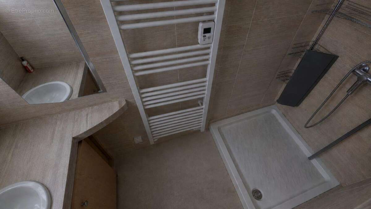 Appartement à PARIS-20E