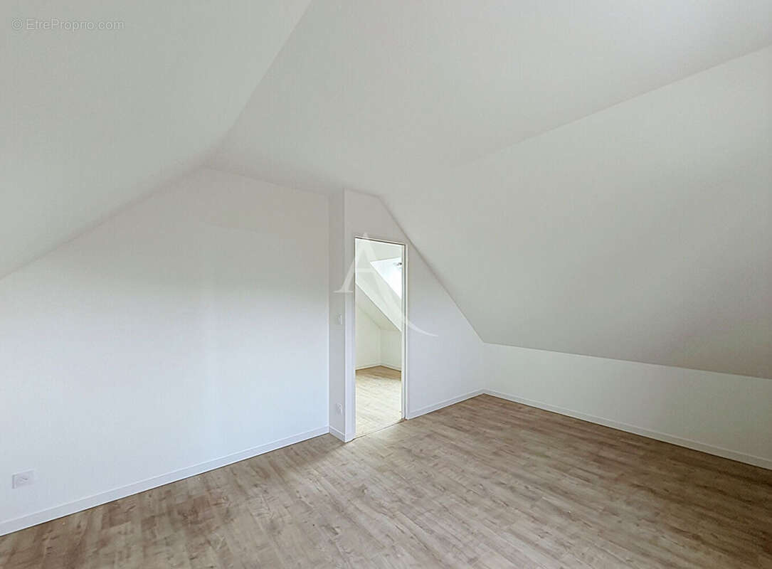 Maison Les Ponts De Ce 6 pièce(s) - photo 12
