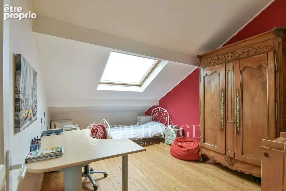LE VESINET - LAC INFERIEUR - Maison familiale 262 m² - Jardin 1250m² - Piscine - photo 16