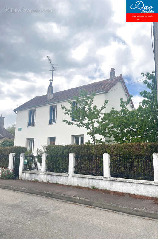 Maison à SAINTE-SAVINE