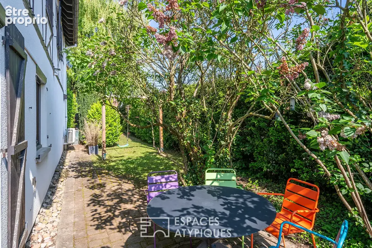 Maison de caractère avec piscine et jardin arboré - photo 8