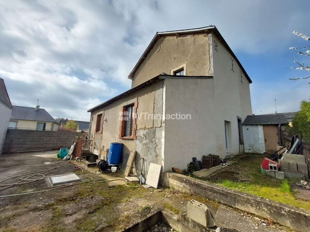Maison 140 m² à Louvigne  - photo 2