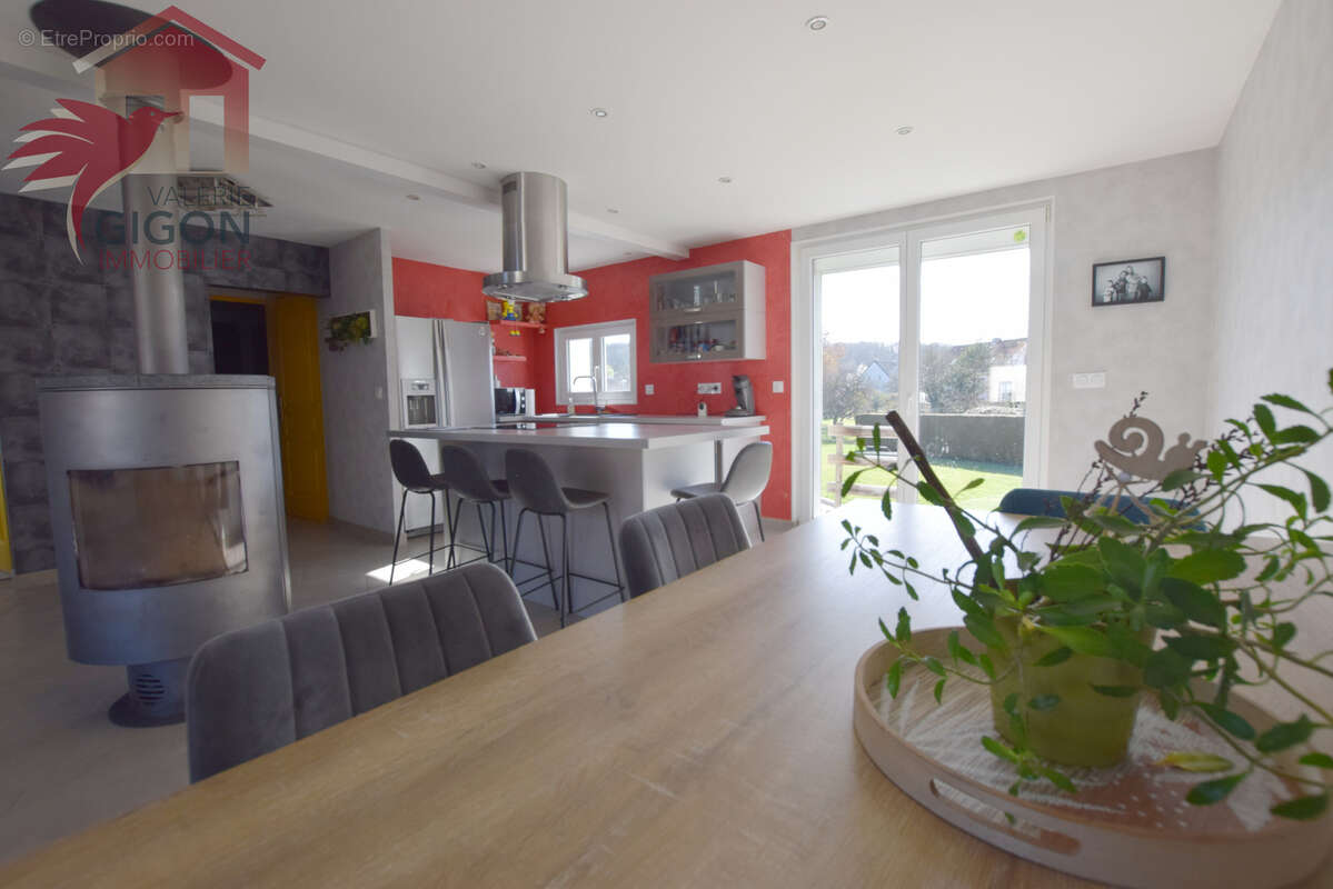 Maison à VIEUX-CHARMONT