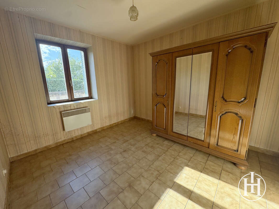 Maison à BESSAIS-LE-FROMENTAL