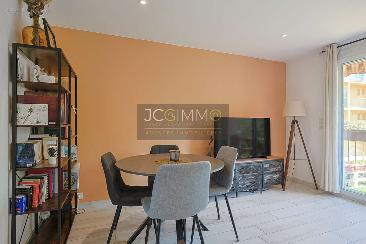 Appartement T3 - 56,05m2 + Garage + Cave (25,6 m2) + Terrasse - Le Pradet 'Les Gravettes' - photo 3