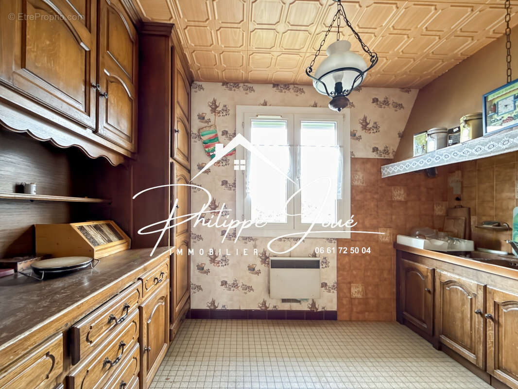 Maison à VILLENEUVE-L'ARCHEVEQUE