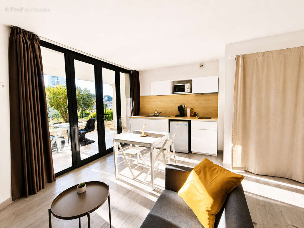 Appartement à CARRY-LE-ROUET