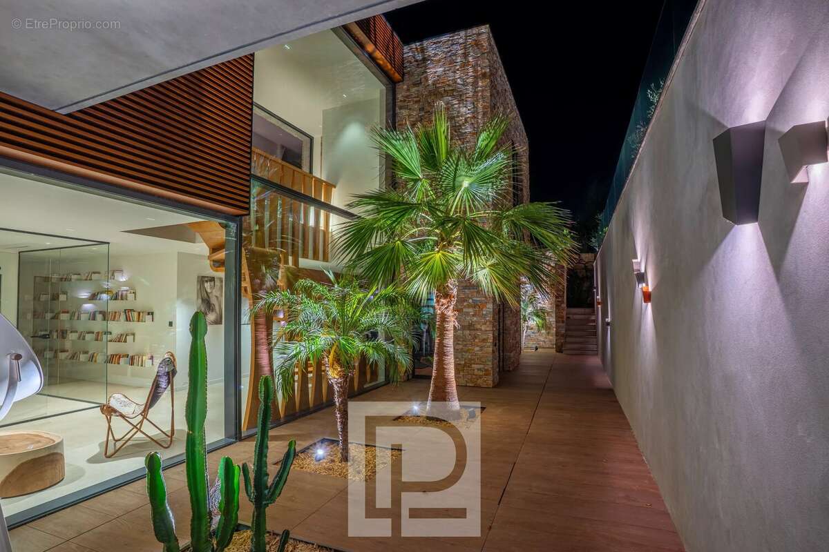 Propriété contemporaine d’exception au cœur d’un domaine privé - photo 15