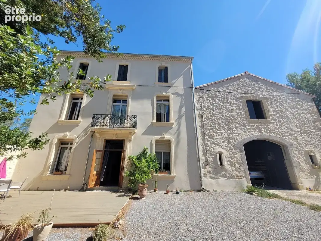 Superbe maison bourgeoise avec annexe, jardin et piscine. - photo 2