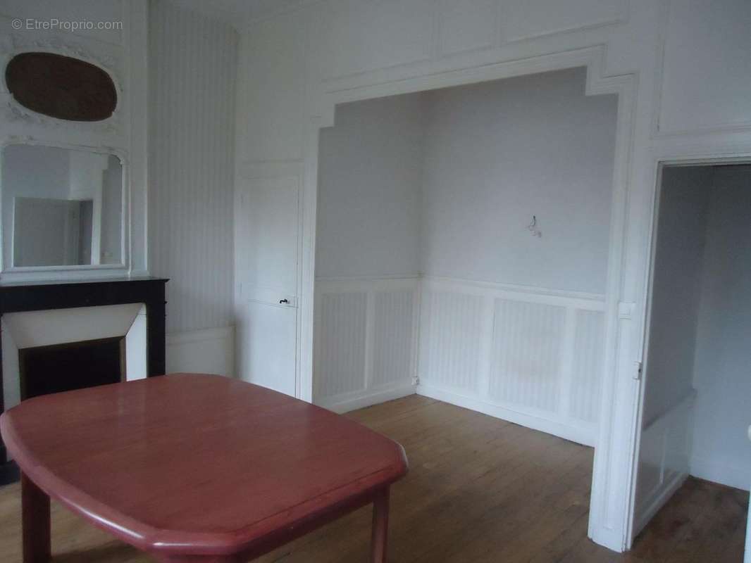 Appartement à NESLE