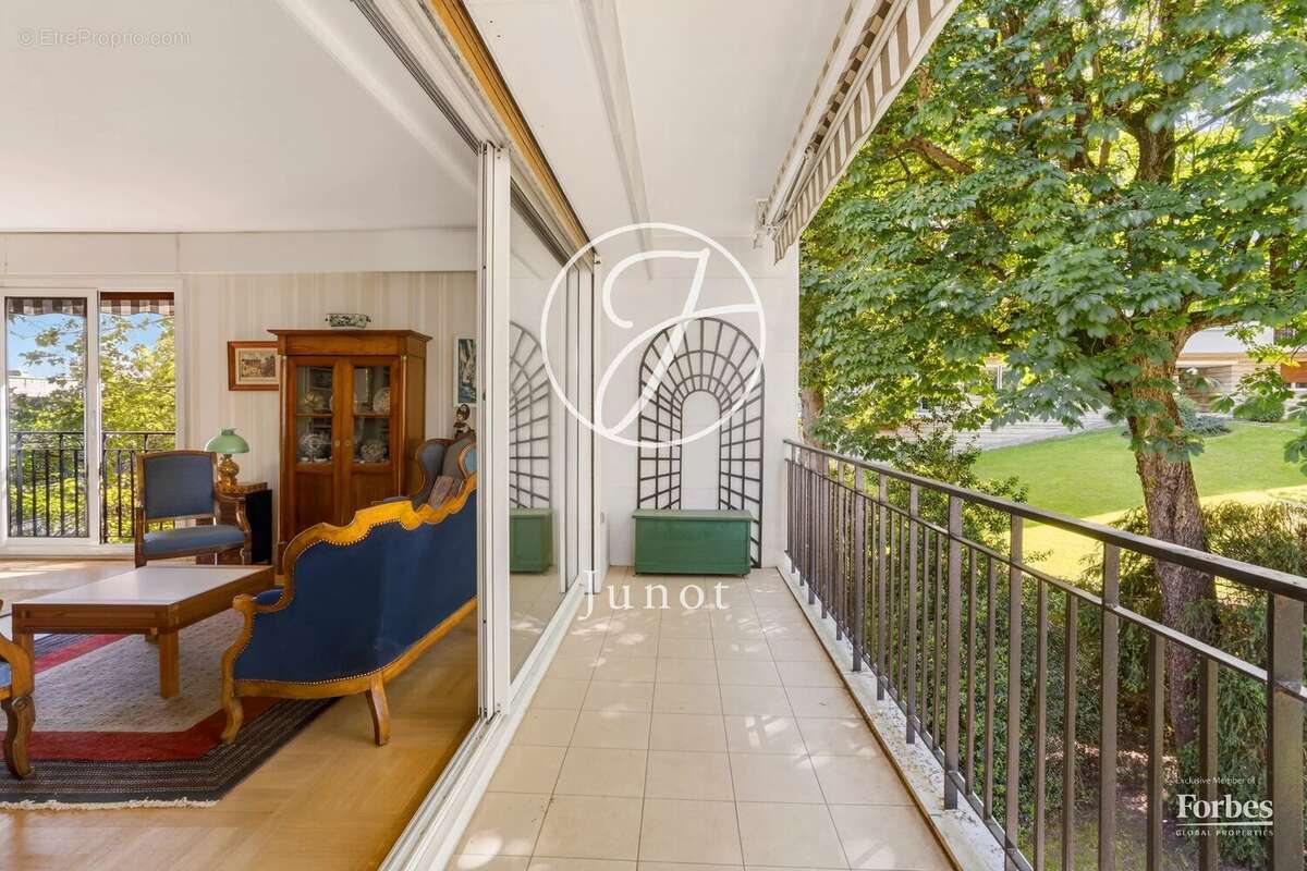 Appartement à VILLE-D'AVRAY