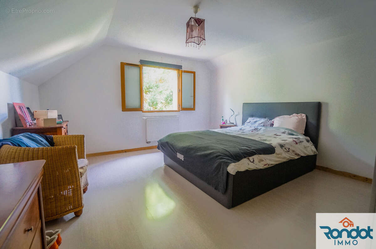 Maison à SAVIGNY-LE-SEC