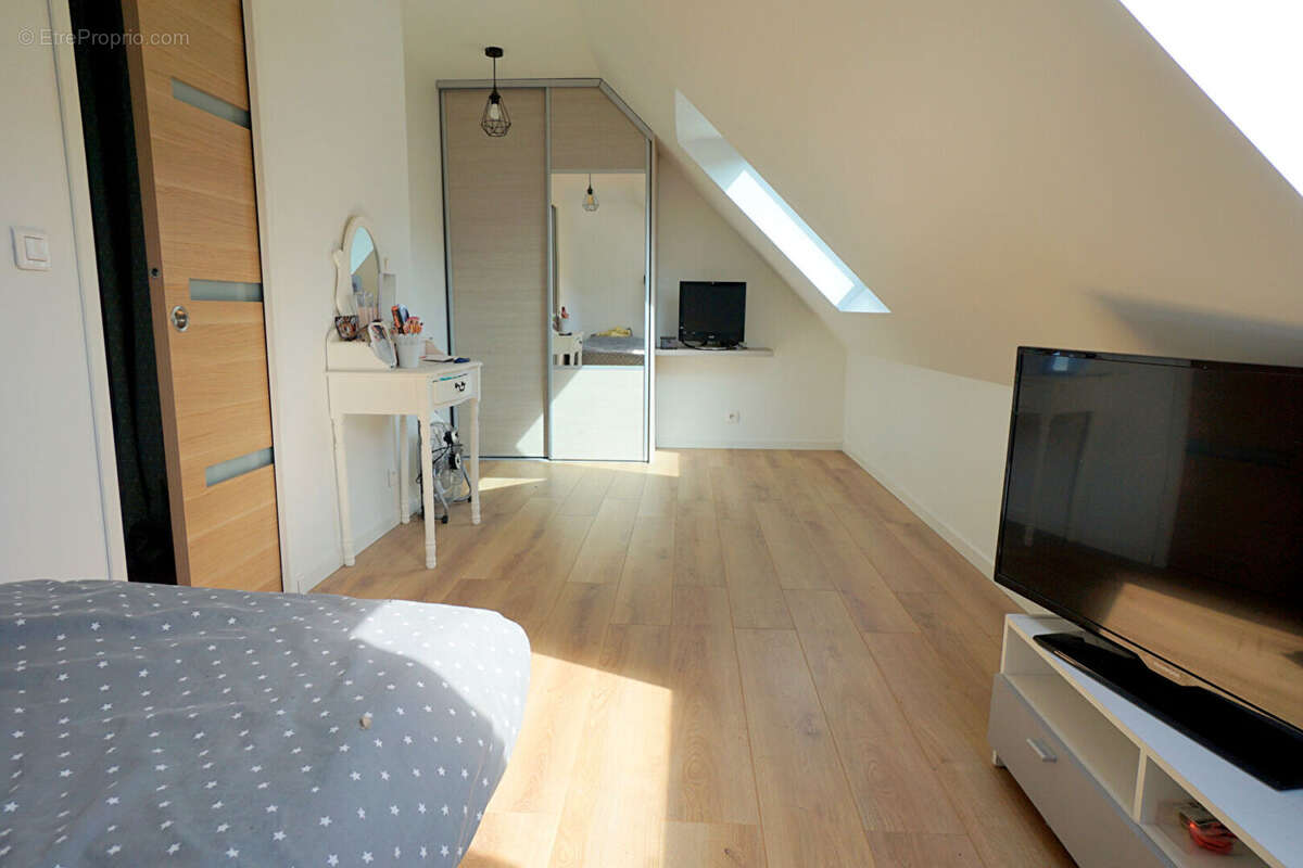 Maison à MEZIERES-SUR-SEINE