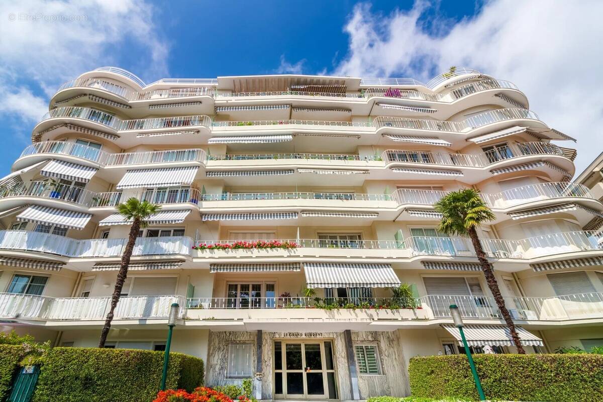 Appartement à LE CANNET