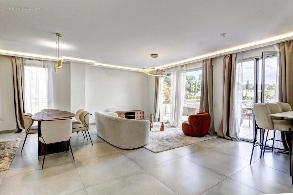 Appartement à LE CANNET