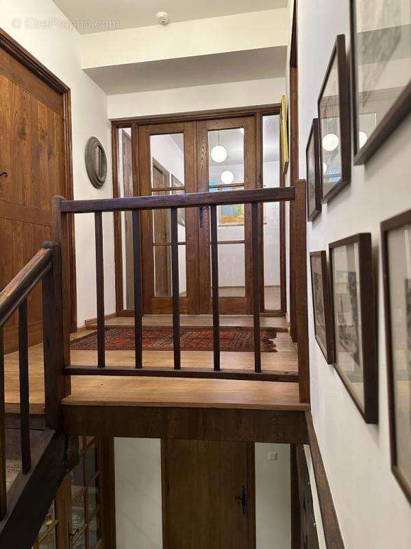 Maison à LA ROCHE-CANILLAC