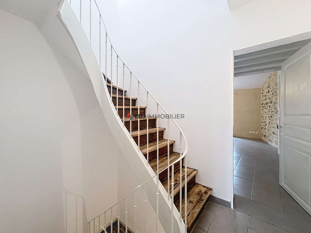 Maison 110 m² à Prades  - photo 9