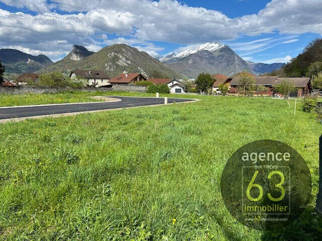 parcelles viabilisées - Terrain à SEYTHENEX