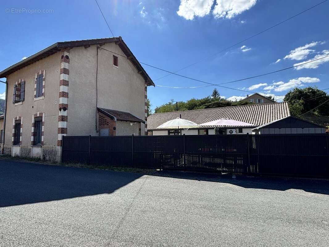 Maison 122 m² à Ouroux  - photo 2