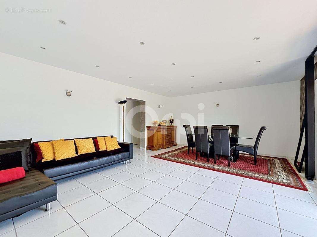 À vendre - Maison Familiale de 253m² avec appartement indépendant - 618 000€ FAI - photo 28