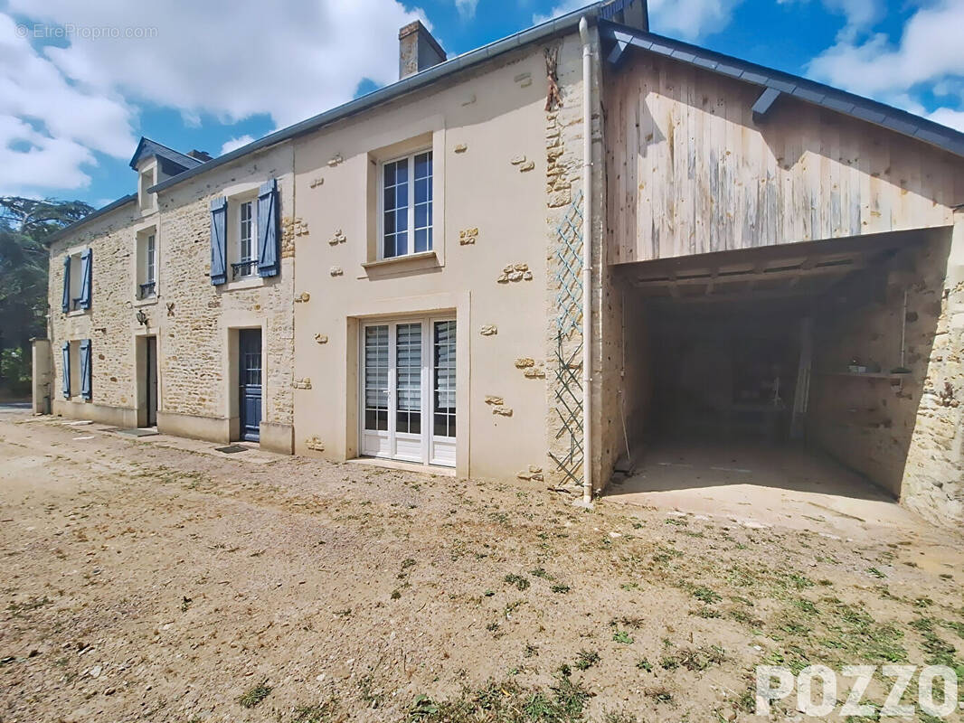 Maison à NOYERS-BOCAGE