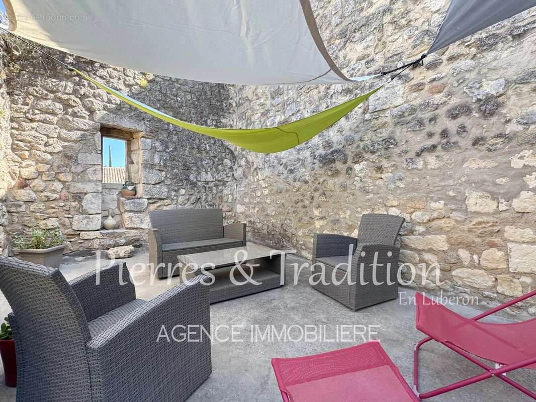 Appartement à OPPEDE