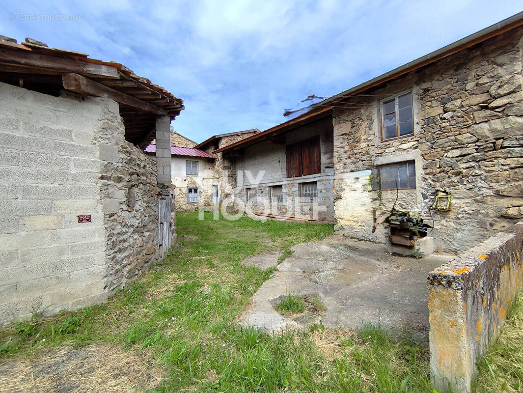 Maison à SAINT-JUST-EN-BAS