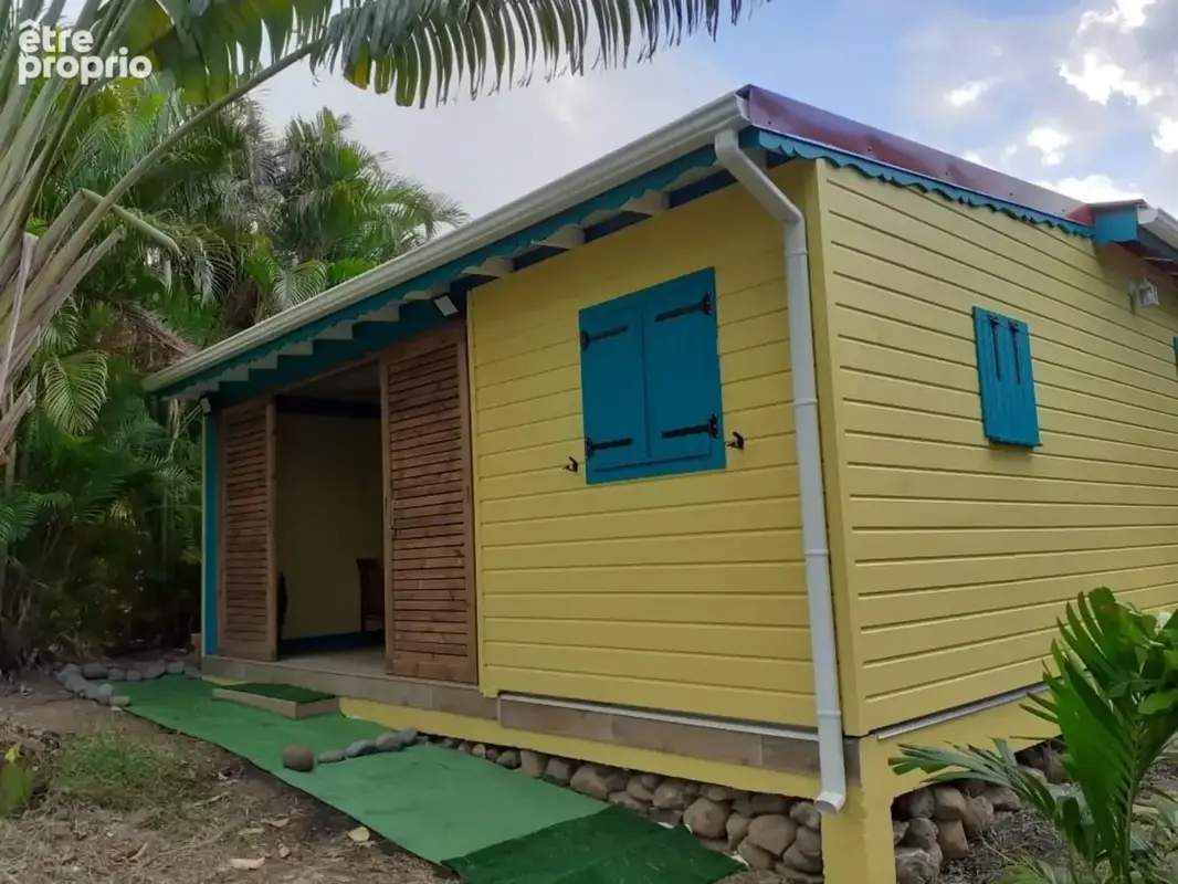 DESHAIES, Villa plage à pied, 2 bungalow, garage et piscine, sur 1 965 m² de terrain arboré - photo 15
