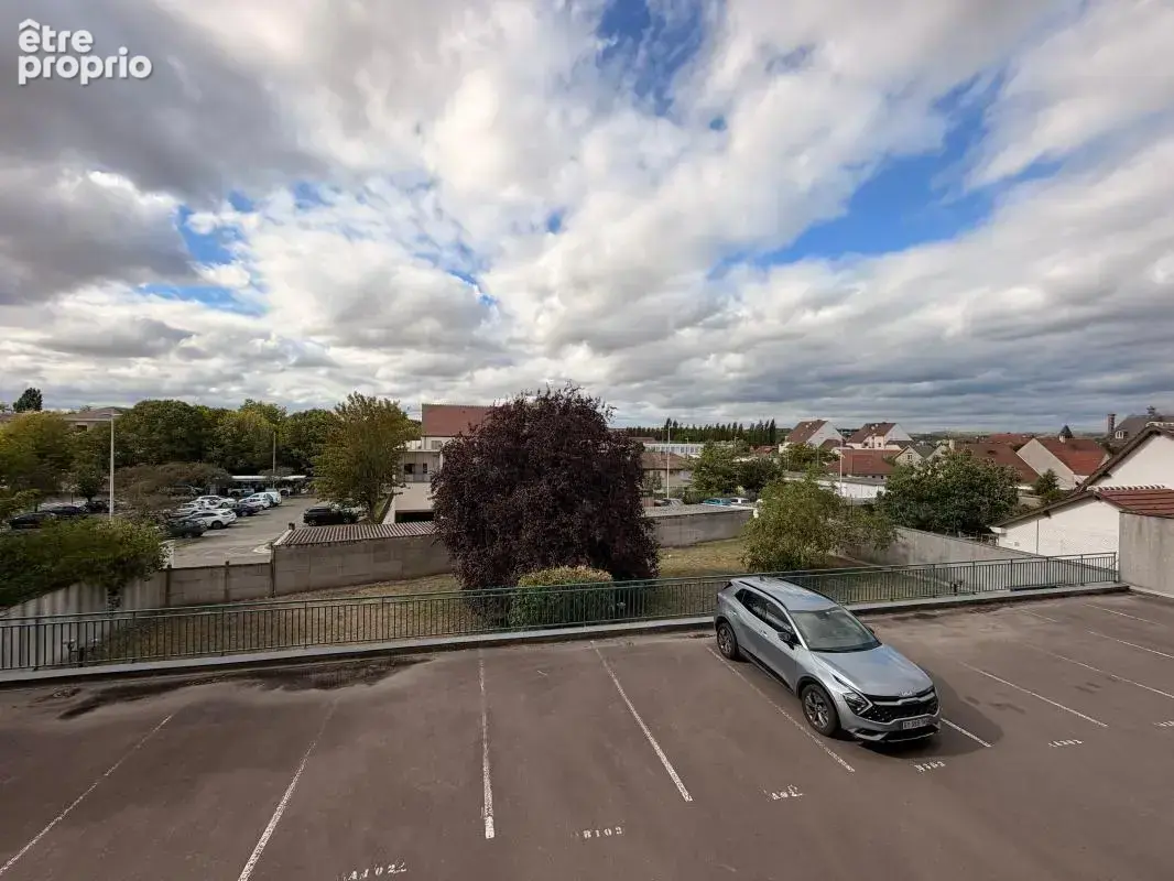 Appartement lumineux 3 pièces avec 2 places de parking – Résidence Les Cités Impériales - photo 8