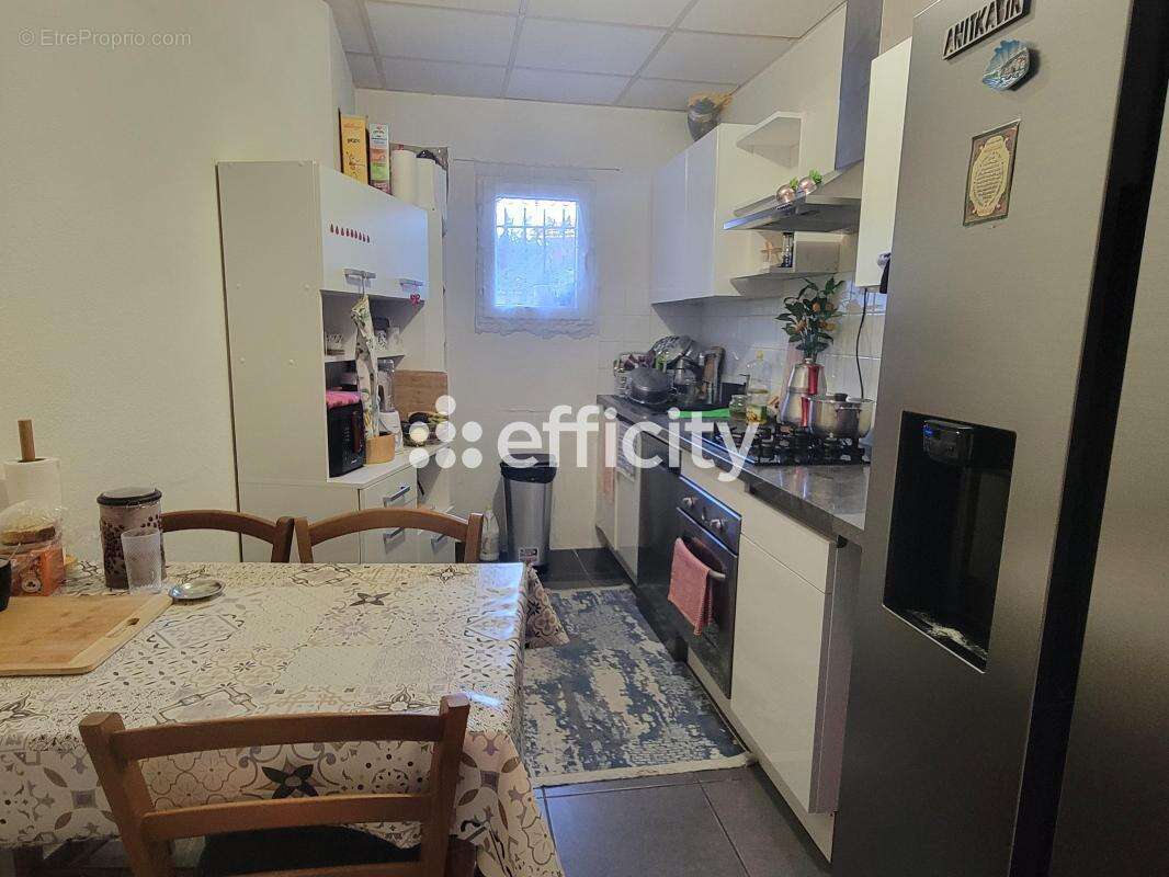 Commerce à MOURS-SAINT-EUSEBE