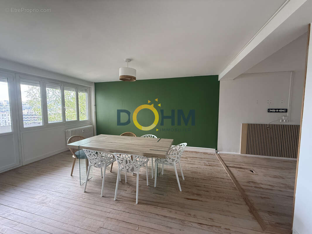 Appartement à SAINT-ETIENNE
