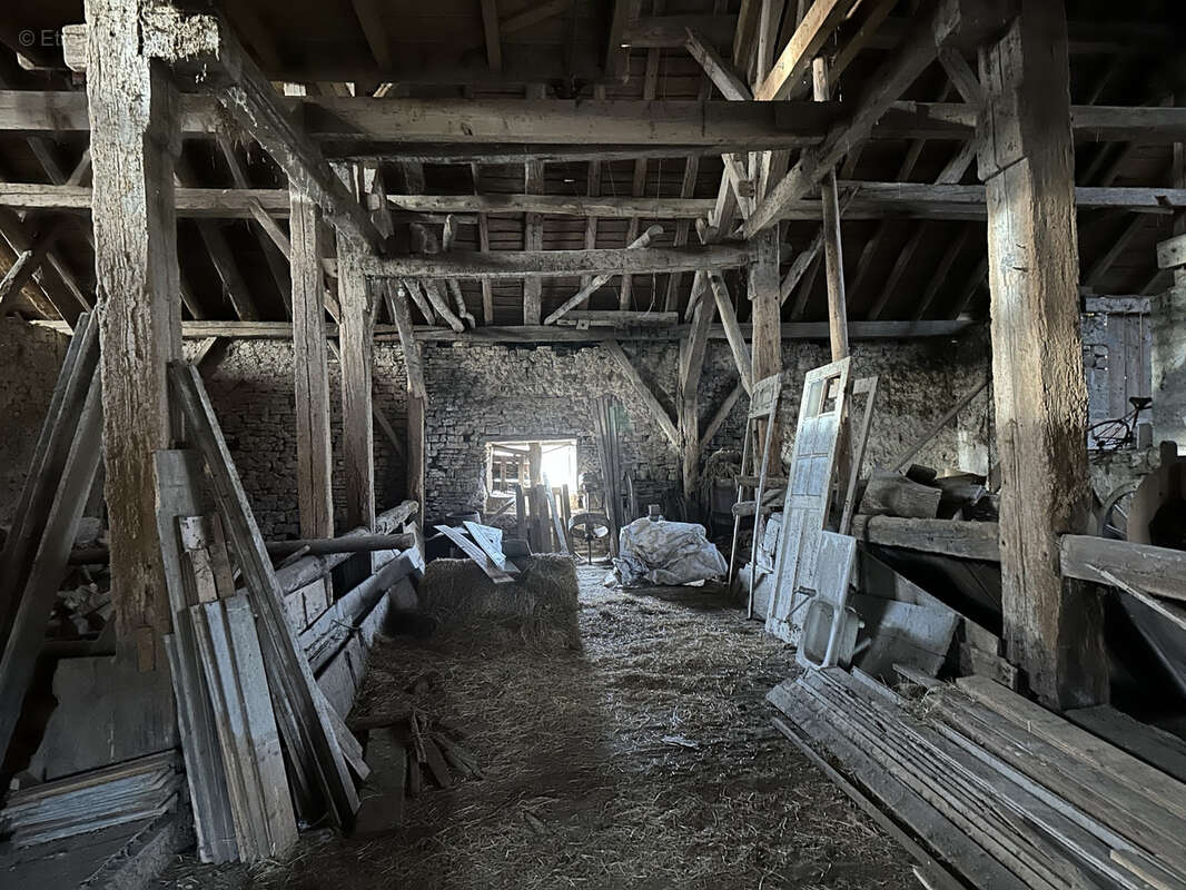 Maison à LAVIRON