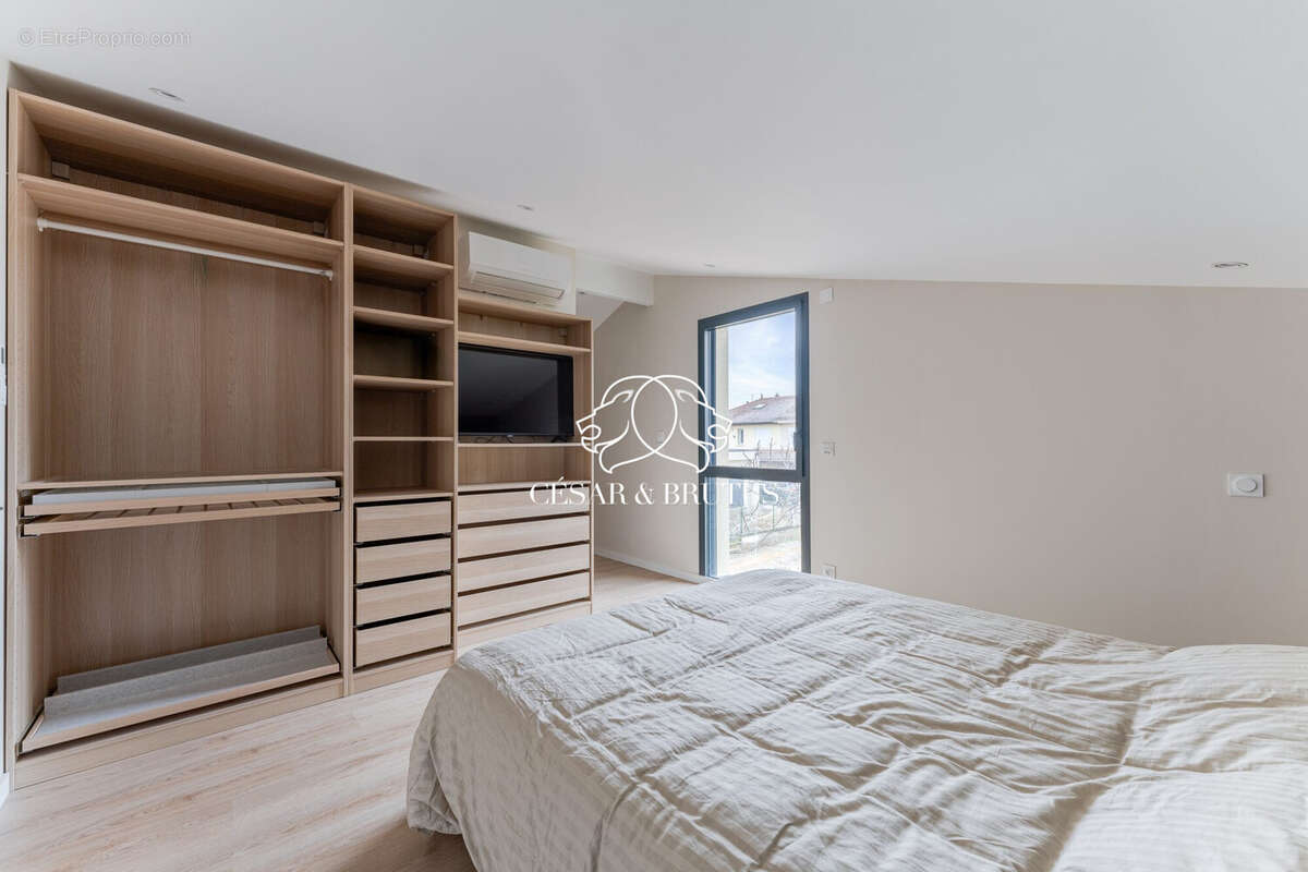 Maison à DECINES-CHARPIEU