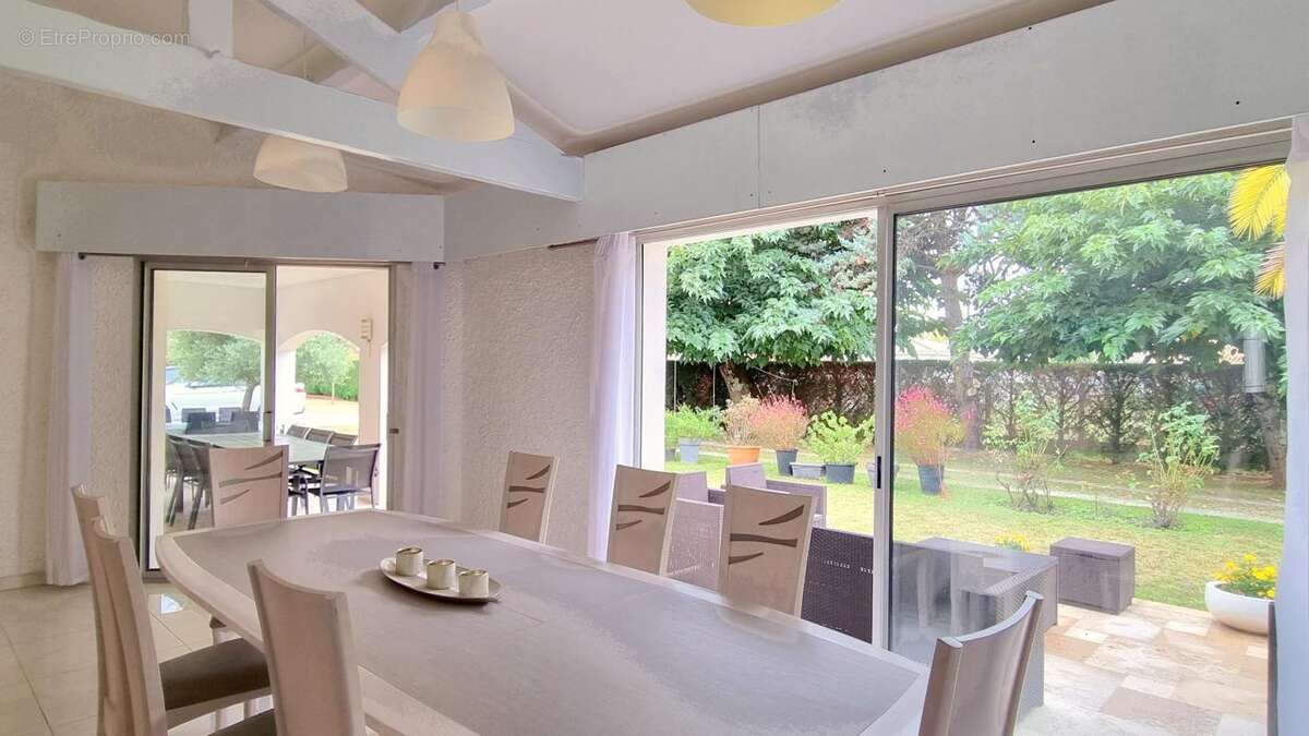 Gujan-mestras - villa 208m2 - 4/5 chambres - terrain 2231m2 - photo 8