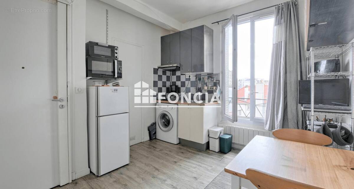 Appartement à PARIS-20E